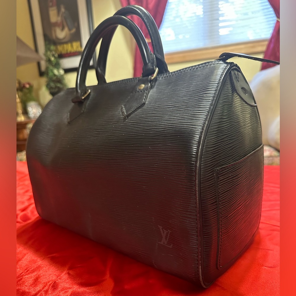 WOW POSHMARK - Authentic LOUIS VUITTON Epi Leather Speedy 30 HandBag Noir Black